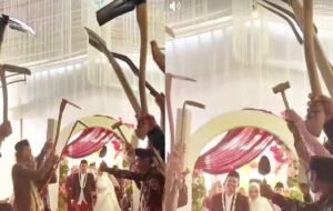 Viral! Santri Ini Gelar Pernikahan “Pacul Pora”, Bikin Netizen Terpingkal